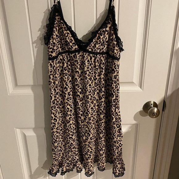 Cheetah Print Night Gown - Picture 1 of 3